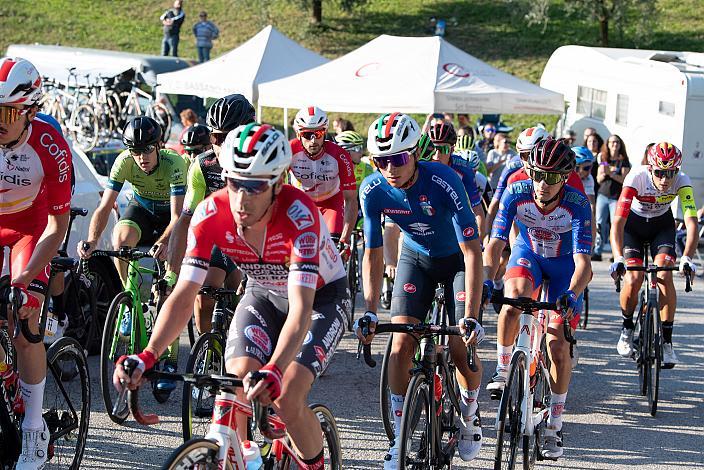Das Peloton in der Steigung Salita la Rosina, Veneto Classic, UCI 1.1