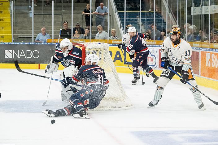 Tormann Brandon Maxwell (Kassel Huskies), Jake Weidner (Kassel Huskies), Andreas Kristler (Steinbach Black Wings Linz) Testspiel, Steinbach Black Wings Linz vs Kassel Huskies , Linz AG Eisarena 