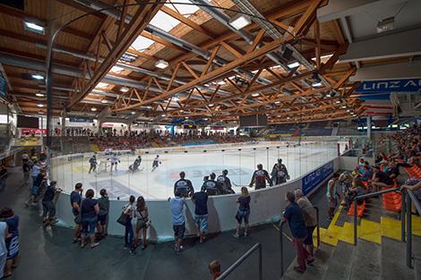 Die Halle beim ersten Eistraining