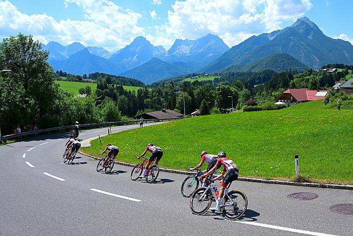  Im Roten Lidl - Trikot des Gesamtführenden der Lidl Tour of Austria Gregor Mühlberger, 4. Etappe von Steyr nach Steyr, 170,5km, Tour of Austria bei Vorderstoder vor dem Gr. Priel