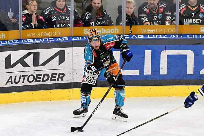 Ken Ograjensek (Steinbach Black Wings Linz) Win2Day ICE Hockey League,  Steinbach Black Wings Linz vs  EC VSV,  Linz AG Eisarena 