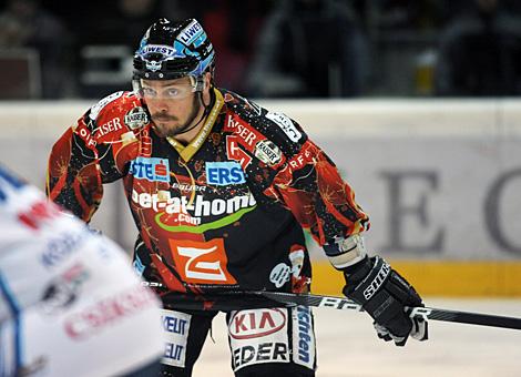 Markus Matthiasson, Stuermer Liwest Black Wings Linz, SAPA Fehervar AV19