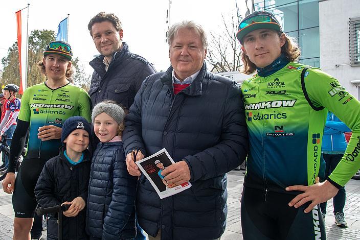 Raphael Hammerschmid (AUT, Hrinkow Advarics), Marvin Hammerschmid (AUT, Hrinkow Advarics), Harald J. Mayer (ÖRV, Präsident Österreichischer Radsportverband) , Radliga, 62. Radsaison-Eröffnungsrennen Leonding, Oberösterreich 