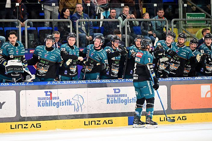Brian Lebler (Steinbach Black Wings Linz) feiert 9. Runde ICE, Steinbach Black Wings Linz vs HC Falkensteiner Pustertal, Linz AG Eisarena 