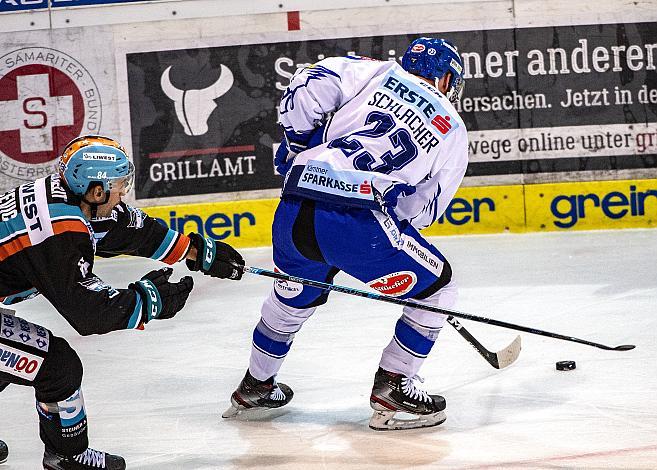 Im Bild: Dragan Umicevic (EHC Liwest Black Wings Linz), Markus Schlacher (EC Panaceo VSV), Eishockey,  EHC Liwest Black Wings Linz vs EC Panaceo VSV