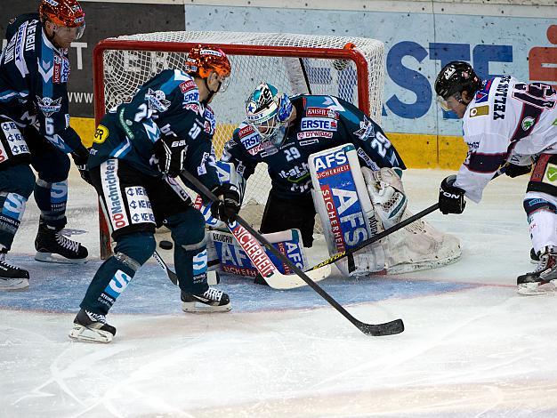 Michael Ouzas, Linz vor Colton Yellow Horn (Sapa Fehervar AV19, #13), EHC Liwest Black Wings Linz vs SAPA Fehervar AV 19