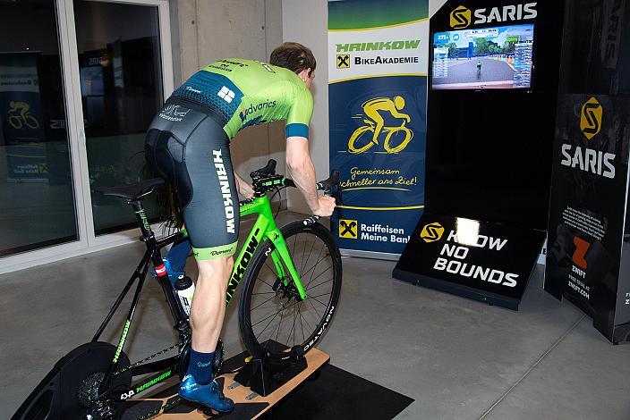 TIMON LODERER (GER, HRINKOW ADVARICS CYCLEANG) trainiert auf dem Saris Smarttrainer, Herren Elite, UCI Continental, Raiffeisen Hrinkow Bike Akademie