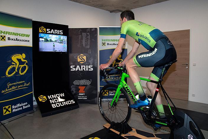 Jonas Rapp (GER, Hrinkow Advarics Cycleang) trainiert auf dem Saris Smarttrainer, Herren Elite, UCI Continental, Raiffeisen Hrinkow Bike Akademie