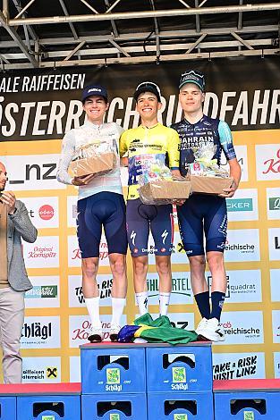 Podest Gesamt 2. Platz Gavin Sherry (USA, Team USA), Im Gelben Trikot des Gesamtsiegers  Henrique Ribeiro Bravo (BRA, Soudal - Quickstep Devo Team), 3. Platz Kasper Borremans (FIN, Bahrain Victorious Development Team)  4. Etappe Aigen - Schlägl Aigen - Schlägl, Oberösterreich Rundfahrt