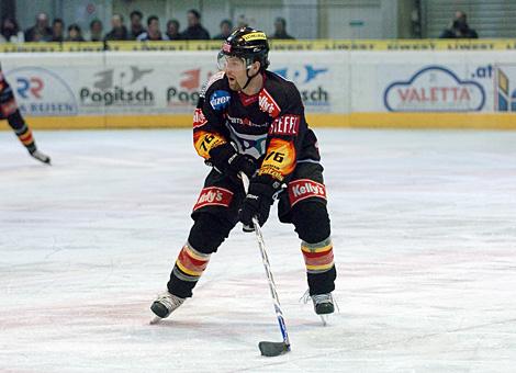 #76 Aaron Fox, Stuermer, Vienna Capitals, 2 Top Scorer der Erste Bank Liga.