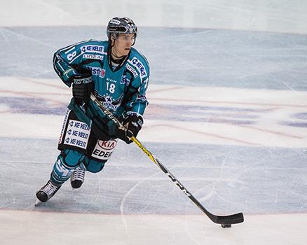 Erik Kirchschläger (EHC Liwest Black Wings Linz), EHC Liwest Black Wings Linz vs EC KAC
Erik KirchschlÃ¤ger (EHC Liwest Black Wings Linz), EHC Liwest Black Wings Linz vs EC KAC