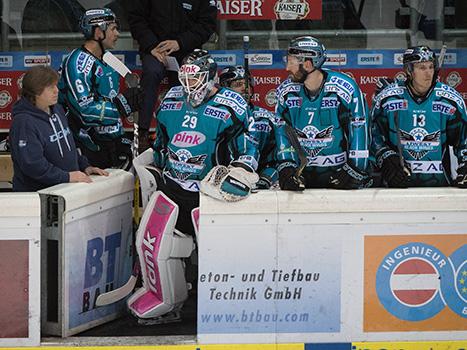 Tormann Michael Ouzas (EHC Liwest Black Wings Linz) EHC Liwest Black Wings Linz vs Dornbirner Eishockey Club