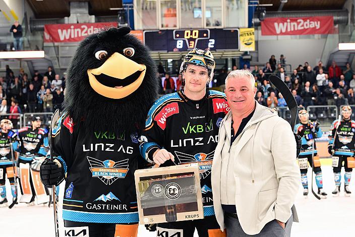 Spieler des Abends Graham Knott (Steinbach Black Wings Linz)  Win2Day ICE Hockey League,  Steinbach Black Wings Linz vs Migross Supermercati Asiago Hockey,  Linz AG Eisarena