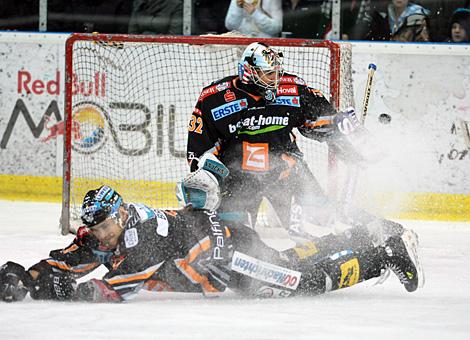 Alex westlund und Rich Bronilla Liwest Black Wings Linz, EC Red Bull Salzburg