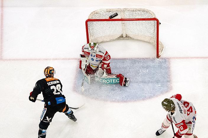 Martin Schumnig (Steinbach Black Wings Linz), Tormann Samuel Harvey (HCB Suedtirol Alperia) trifft in der Overtime, Steinbach Black Wings Linz vs HCB Südtirol Alperia, Viertelfinale, 6. Runde ICE Hockey League, Linz AG Eisarena 