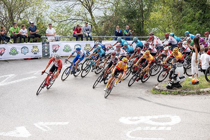 das Peleton in der Auffahrt zur Bergwertung La Rosina, Marostica, Veneto Classic, Treviso - Bassano del Grappa, Veneto, ITA 190km