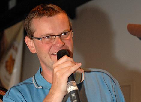 Hallensprecher Gerold Rachlinger sorgt fuer gute Stimmung.