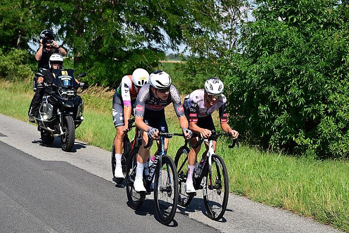 Die Ausreisser im Finale Felix Grossschartner (AUT, UAE Team Emirates - XRG), Tobias Bayer (AUT, Alpecin-Deceuninck), Sieger Tim Wafler (AUT, Tirol Cycling Team) ÖM Staatsmeisterschaft, Starssenrennen,, Illmitz, Burgenland