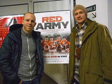 Philipp Lukas  und Jason Ulmer, im Kino beim Film Red Army