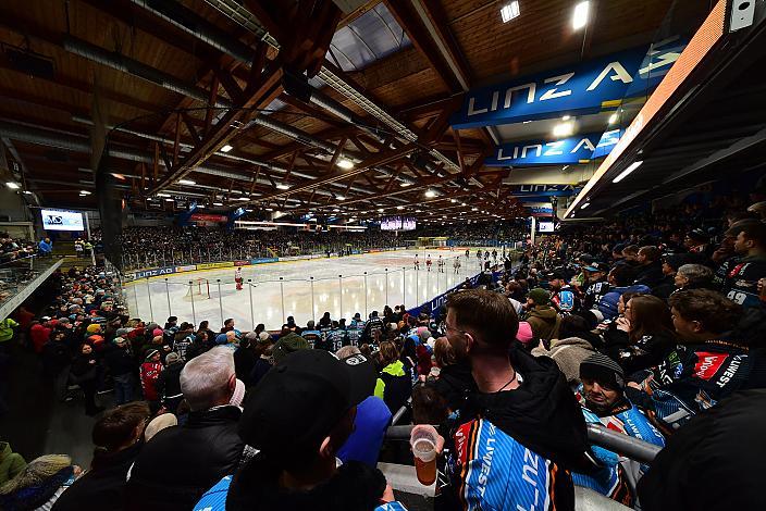 Volles Haus in der Linz AG Eisarena, Win2Day ICE Hockey League,  Steinbach Black Wings Linz vs EC KAC,  Linz AG Eisarena