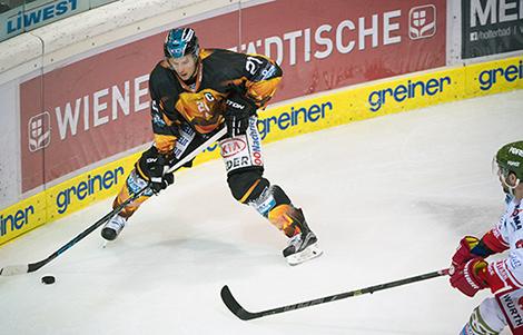 Philipp Lukas (EHC Liwest Black Wings Linz), EHC Liwest Black Wings Linz vs HCB Suedtirol