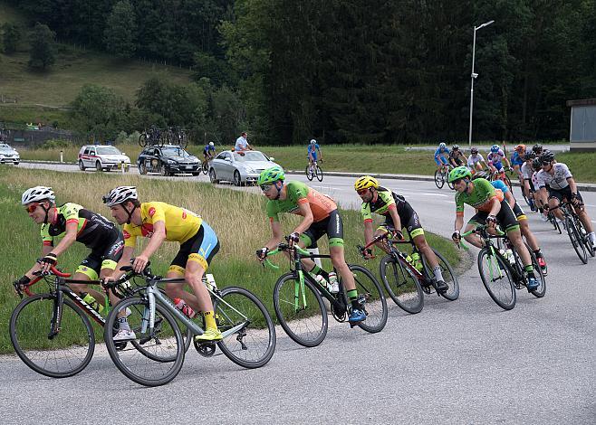 die Gruppe mit Stephan Rabitsch (AUT, Team Felbermayr Simplon Wels) im gelben Trikot bei Ternberg. 4. Etappe Traun - Ternberg