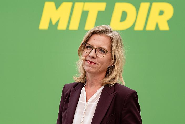 Leonore Gewessler, BA ( Die Grünen, Bundesministerin für Klimaschutz, Umwelt, Energie, Mobilität, Innovation und Technologie) Landtags Wahlauftakt der Grünen OÖ, in Steyr, Museum Arbeitswelt