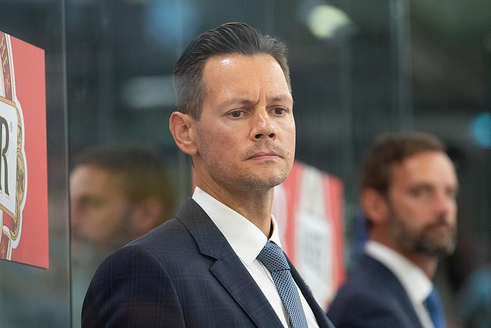 Head Coach Philipp Lukas (Steinbach Black Wings Linz) auf der Spielerbank, Steinbach Black Wings Linz vs Olimpija Ljubljana,  WIn2day ICE Hockey League