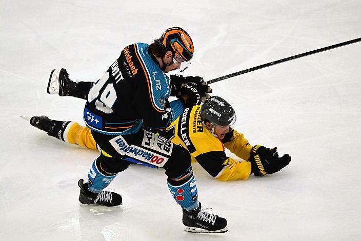 Graham Knott (Steinbach Black Wings Linz), Tommy Purdeller (HC Pustertal Wölfe)  Win2Day ICE Hockey League,  Steinbach Black Wings Linz vs HC Pustertal Wölfe,  Linz AG Eisarena 