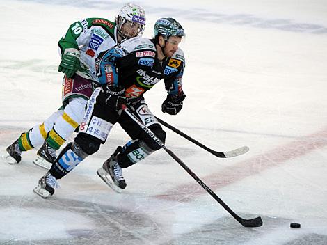 Rob Hisey Linz und Brock McBride, Laibach, EHC Liwest Black Wings Linz vs. HDD Tilia Olimpija Ljubljana, 3. Semifinale