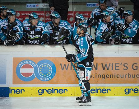 Andrew Jacob Kozek  (EHC Liwest Black Wings Linz), EHC Liwest Black Wings Linz vs HCB Suedtirol