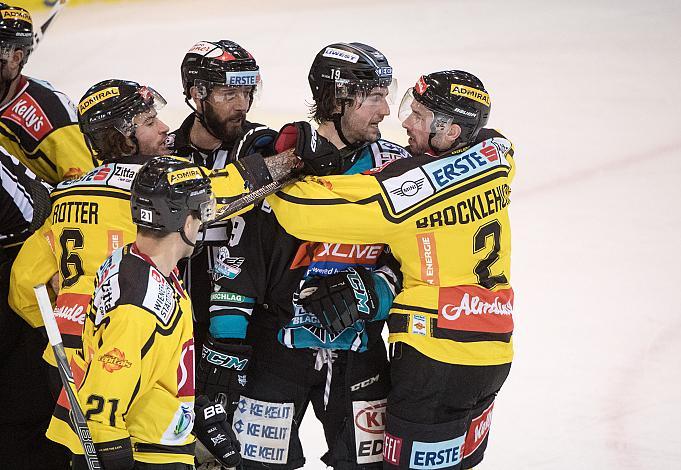 Joel Broda (EHC Liwest Black Wings Linz) und Aaron Brocklehurst (Vienna Capitals)  EHC Liwest Black Wings Linz vs Vienna Capitals, Platzierungsrunde