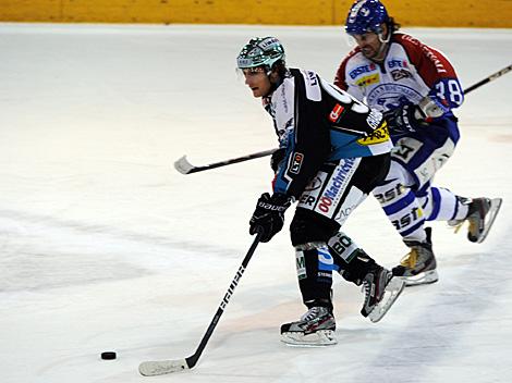 Martin Grabher Meier, Linz und Frank Banham, Zagreb, EHC Liwest Black Wings Linz vs. KHL Medvescak Zagreb