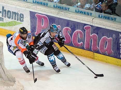 Brian Lebler, Linz EHC Liwest Black Wings Linz vs Moser Medical Graz 99ers