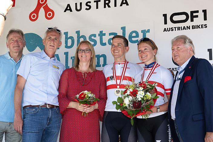 Jürgen Brettschneider (Präsident LRV Niederösterreich) Gregor Mühlberger (AUT, Movistar Team), Staatsmeisterin Carina Schrempf (AUT, Fenix-Deceuninck)  ÖM Staatsmeisterschaft, Strasse, Waidhofen an der Ybbs - Hollenstein