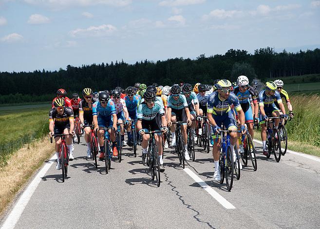 Das Hauptfeld 3. Etappe Traun - Hinterstoder, Int. Raiffeisen Oberösterreich Rundfahrt UCI Kat. 2.2