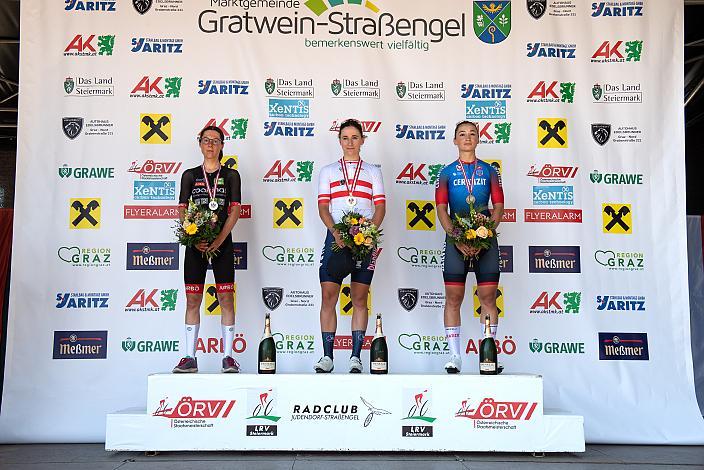 v.l. Anna Kiesenhofer (AUT, Team Cookina ARBÖ ASKÖ Graz RLM Stmk), Siegerin und Strassenstattsmeisterin Christina Schweinberger (AUT, Plantur-Pura), 3. Platz Kathrin Schweinberger (AUT, CERATIZIT - WNT Pro Cycling Team) ,  Frauen Elite, U23, Österreichische Meisterschaft Strasse, ÖSTM Gratwein-Straßengel