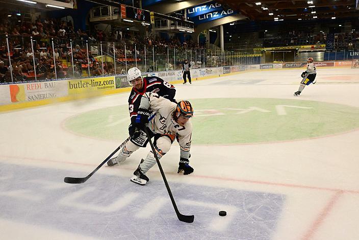 Max Faber (Kassel Huskies), Brian Lebler (Steinbach Black Wings Linz) Testspiel, Steinbach Black Wings Linz vs Kassel Huskies , Linz AG Eisarena 