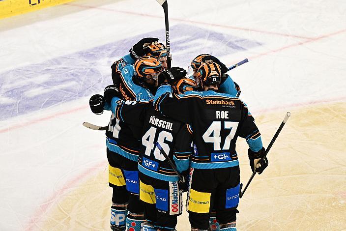 Die Steinbach Black Wings Linz feiern das Tor zum 1. zu 0 durch Sean Collins (Steinbach Black Wings Linz)  Win2Day ICE Hockey League,  Steinbach Black Wings Linz vs Tiwag Innsbruck - Hydro Fehervar AV 19