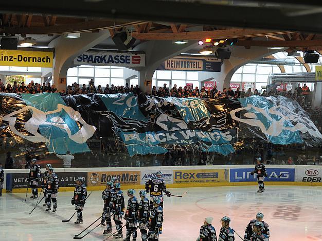 Neues Transparent der Fans, EHC Liwest Black Wings Linz vs KHL Medvescak Zagreb