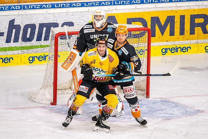 Tormann David Kickert (Steinbach Black Wings 1992), Niklas Tikkinen (Steinbach Black Wings 1992), Fabio Artner (spusu Vienna Capitals) Black Wings Linz vs Spusu Vienna Capitals, Eishockey, Bet at Home ICE Hockey League