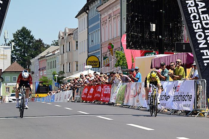 Sprintsieg Katharina Sadnik (AUT, Team Visma | Lease a Bike) vor Christina Schweinberger (AUT, Fenix-Premier Tech) Österreich Staatsmeisterschaft, Strasse, ÖSTM Schwanenstadt - OÖ