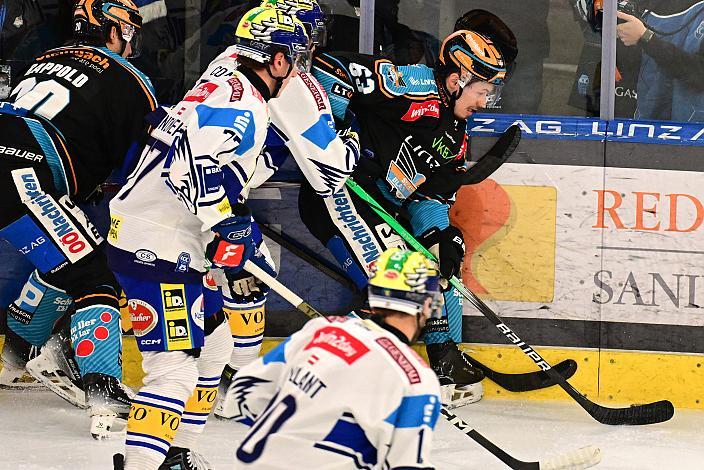 Kilian Rappold (Steinbach Black Wings Linz), Philipp Lindner (EC iDM Wärmepumpen VSV), Niklas Bretschneider (Steinbach Black Wings Linz)  Win2Day ICE Hockey League,  Steinbach Black Wings Linz vs  EC VSV,  Linz AG Eisarena 