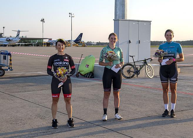 Damenpodest, v.l. 2. Platz Manuela Hartl (GER, Team Cookina ARBOE ASKOE), Siegerin Sandra Gieringer (AUT, La Musette Radunion), 3. Platz  Sanja Herzog GER, TEam Stuttgart), ATTS, Zeitfahren, Austrian Time Trail Series,  U23, Elite Damen und Herren