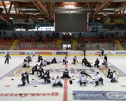 Das Team beim Stretching