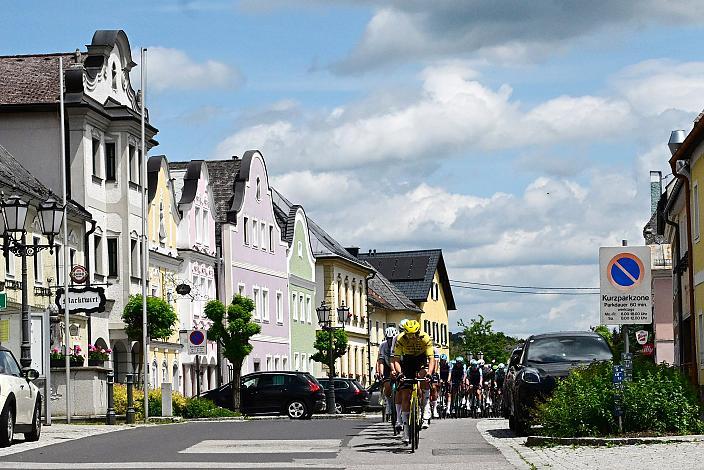 Das Peloton unterwegs im Mühlviertel 4. Etappe Aigen - Schlägl - Aigen - Schlägl, 16. Int. Oberösterreich Rundfahrt