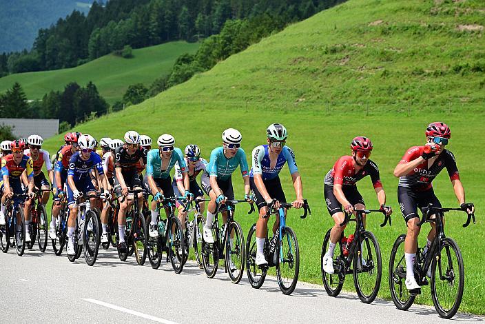 Das Peloton unterwegs in der Region Ybbstal, bei Hollenstein an der Ybbs, Vier Länder Meisterschaft U23,  Austria
