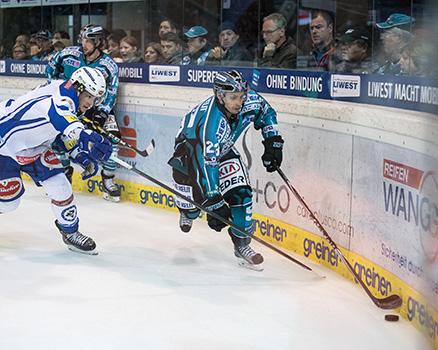 Fabio Hofer (EHC Liwest Black Wings Linz) EHC Liwest Black Wings Linz vs EC VSV