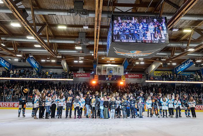Spendenübergabe der Ladies Charity, Steinbach Black Wings Linz vs spusu Vienna Capitals, Ladies Charity, ICE Eishockey Liga, Linz AG Eisarena