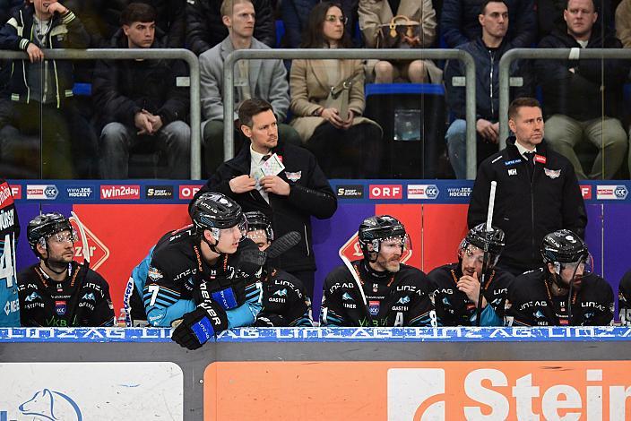 Head Coach Philipp Lukas (Steinbach Black Wings Linz), Saisonende in Linz, Spiel 2 Pre-Playoffs,  ICE, Steinbach Black Wings Linz vs EC iDM Wärmepumpen VSV, Linz AG Eisarena 